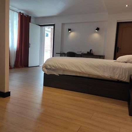 Modern'Hotel Valenciennes Bagian luar foto