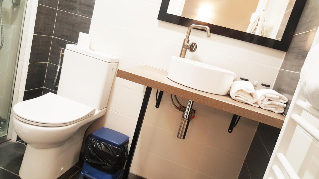 Modern'Hotel Valenciennes Bagian luar foto