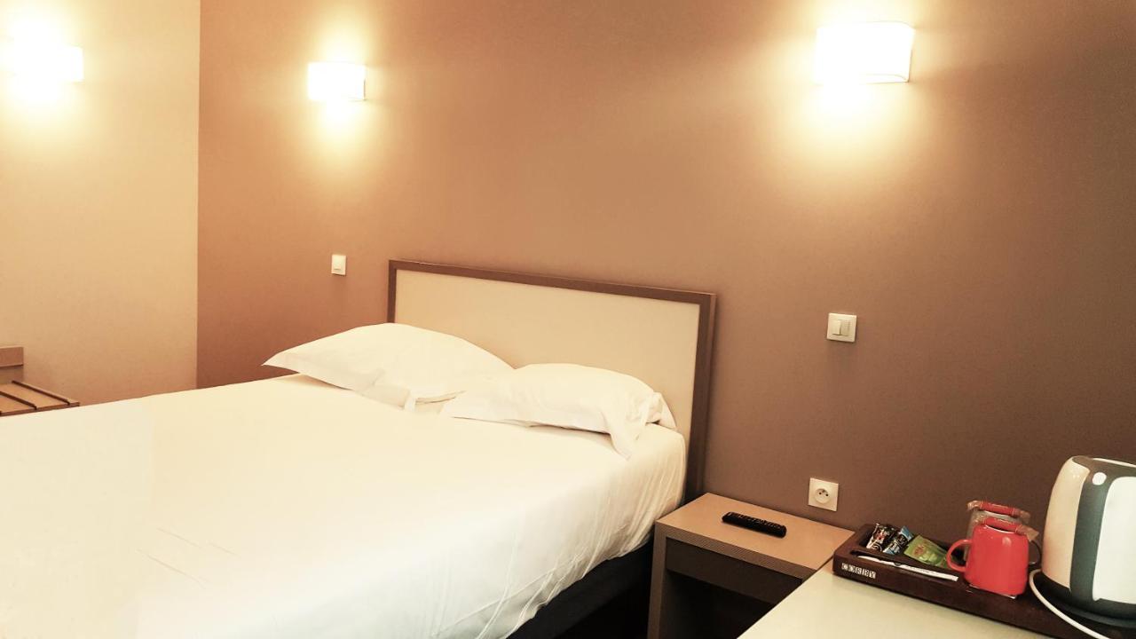 Modern'Hotel Valenciennes Bagian luar foto