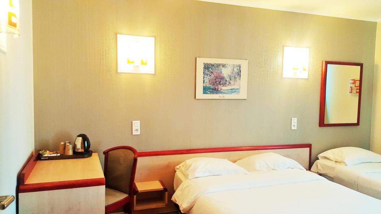 Modern'Hotel Valenciennes Bagian luar foto