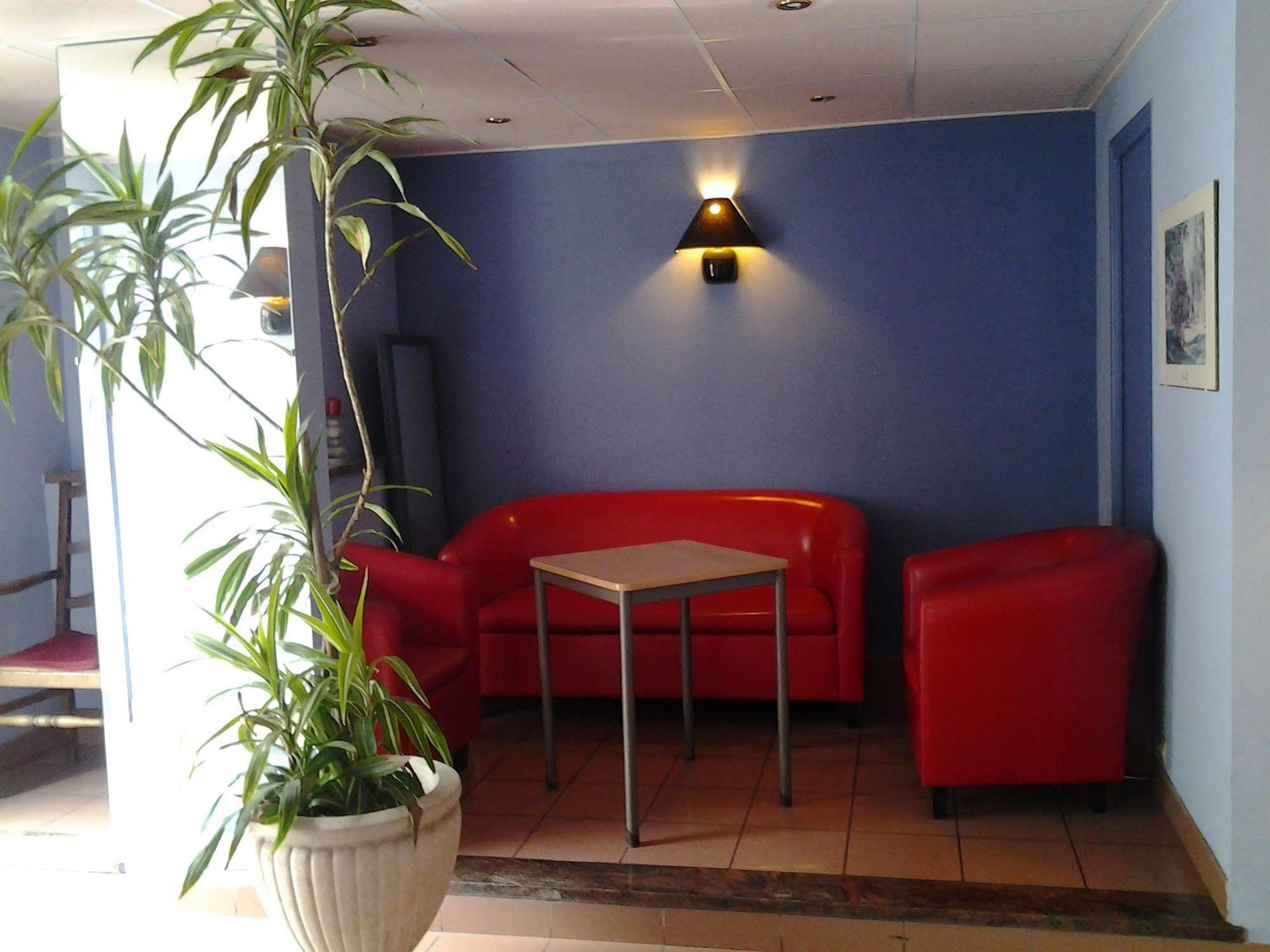 Modern'Hotel Valenciennes Bagian luar foto