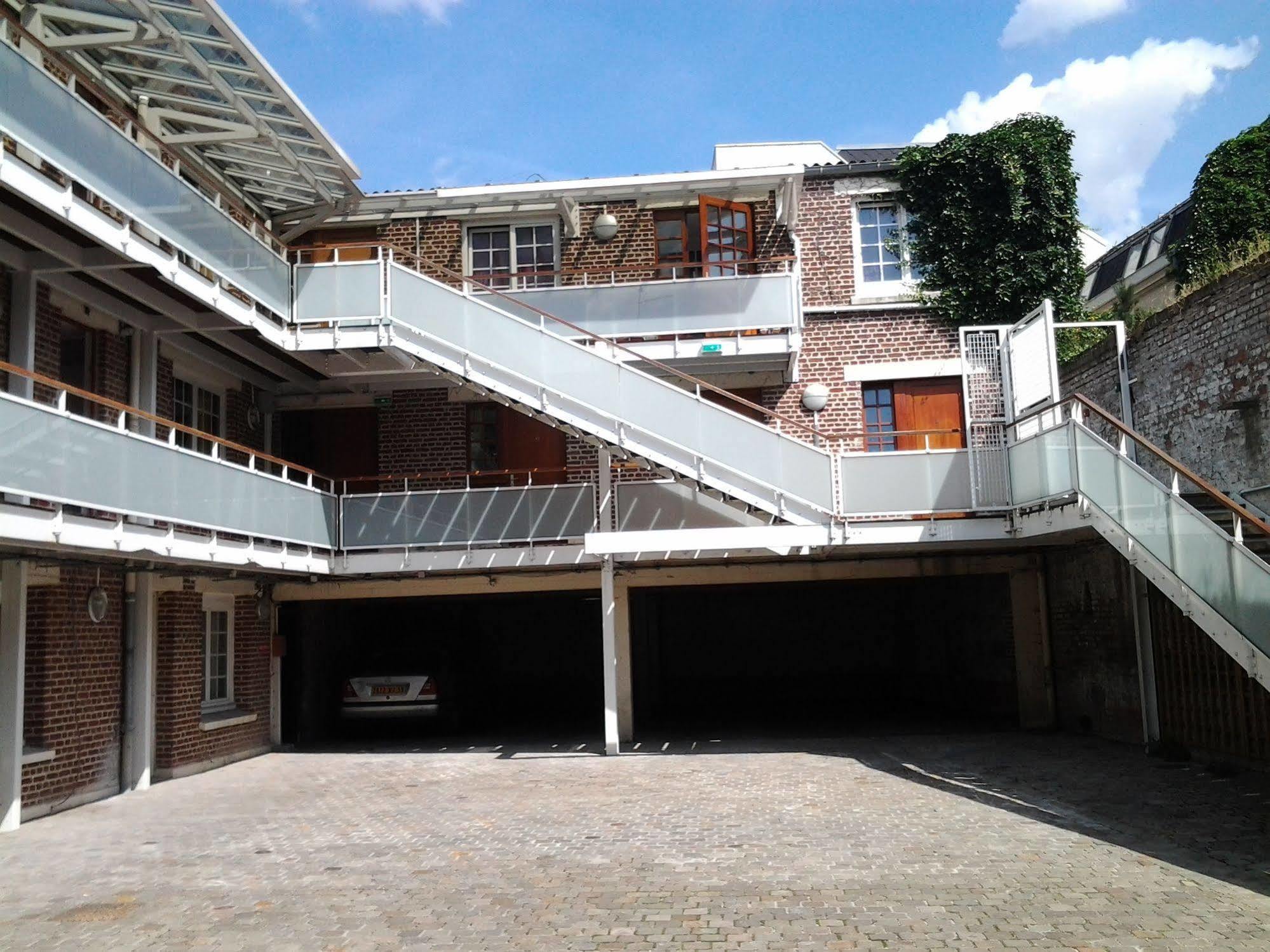 Modern'Hotel Valenciennes Bagian luar foto