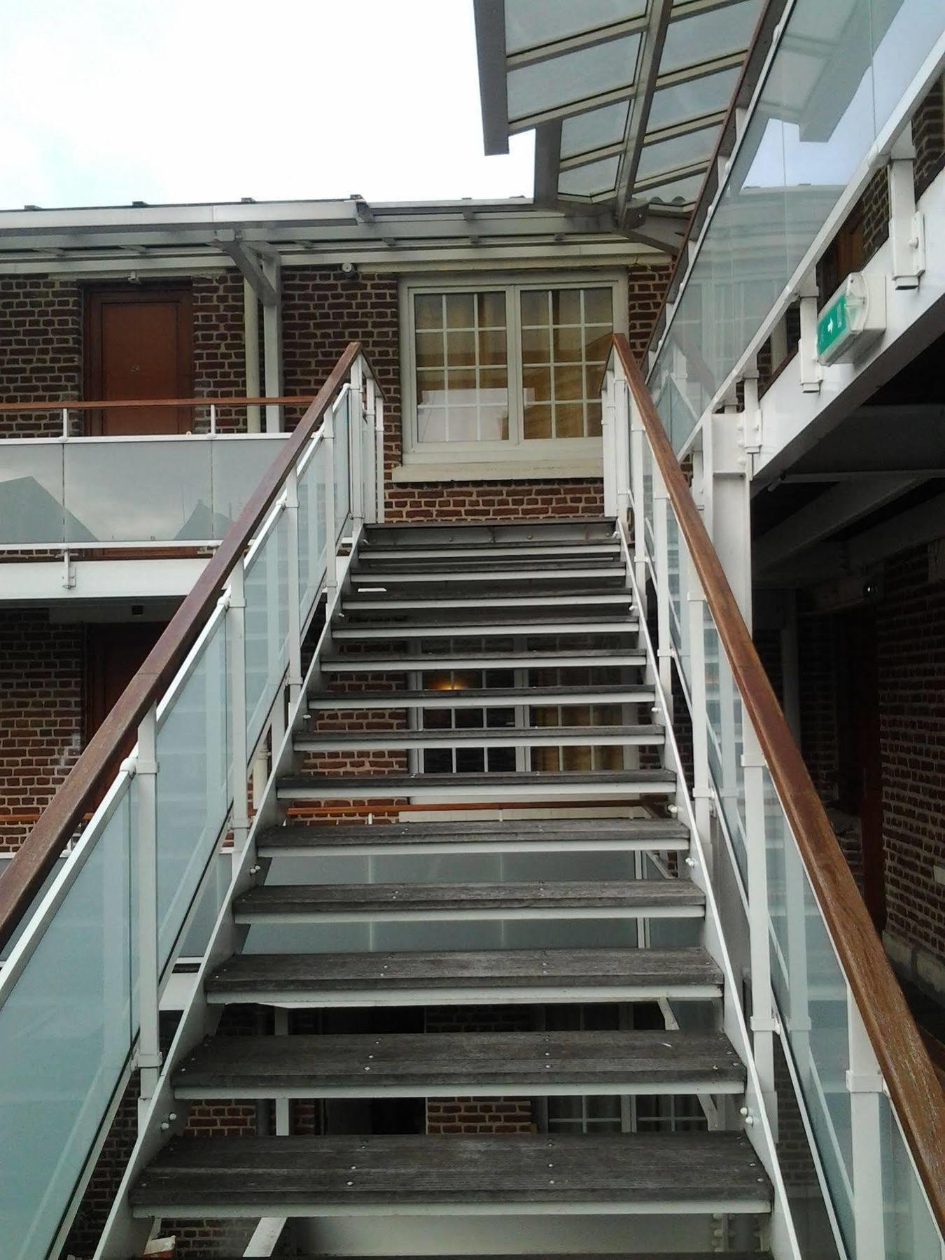 Modern'Hotel Valenciennes Bagian luar foto